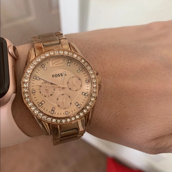 Rose Gold Women’s Fossil Watch - Picture 5 of 5